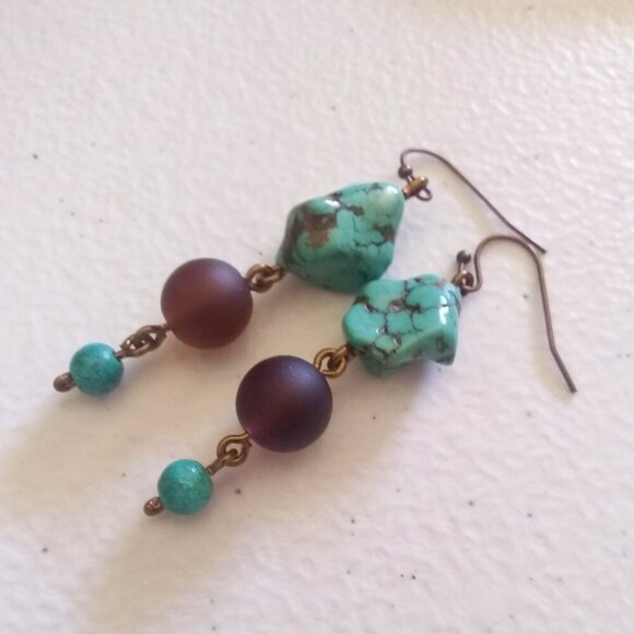 Handmade for the Wild@Heart! Turquoise Magnesite Dangle Earrings - Southwestern - Picture 4 of 11